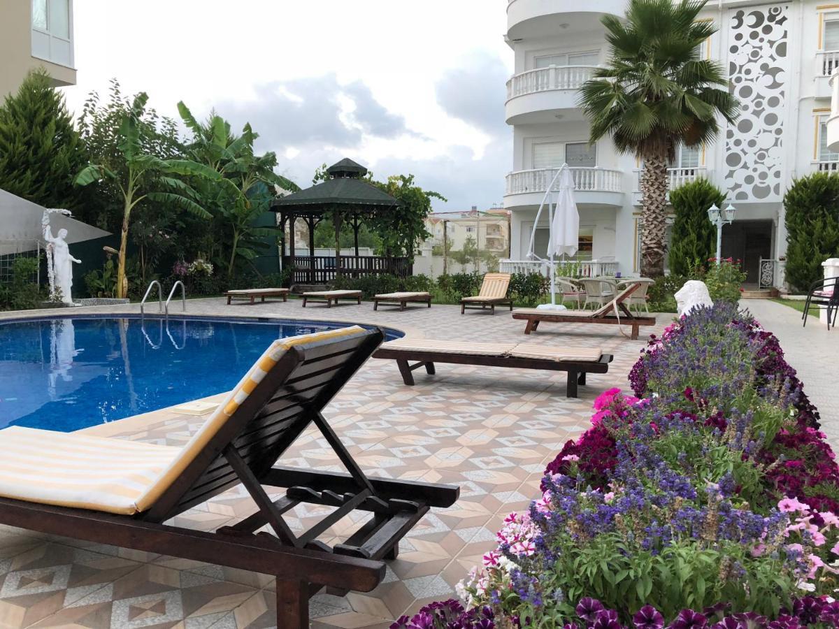 Belka Golf Poolside Deluxe Apartment *